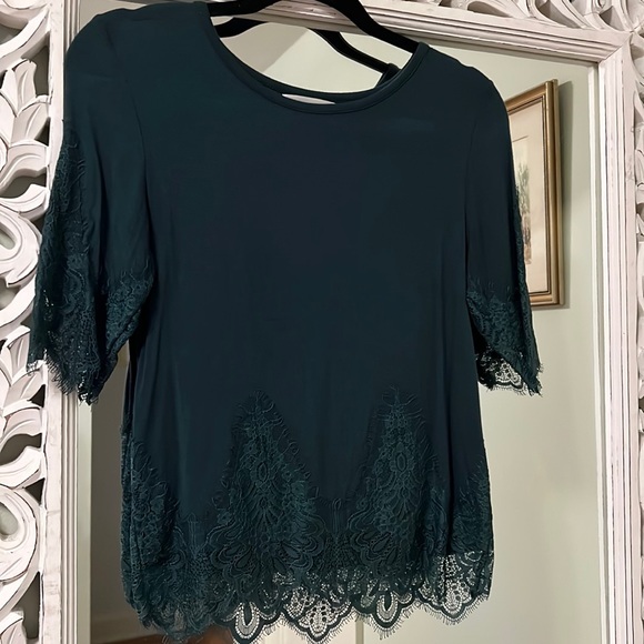 Forest green lace top - Picture 1 of 4